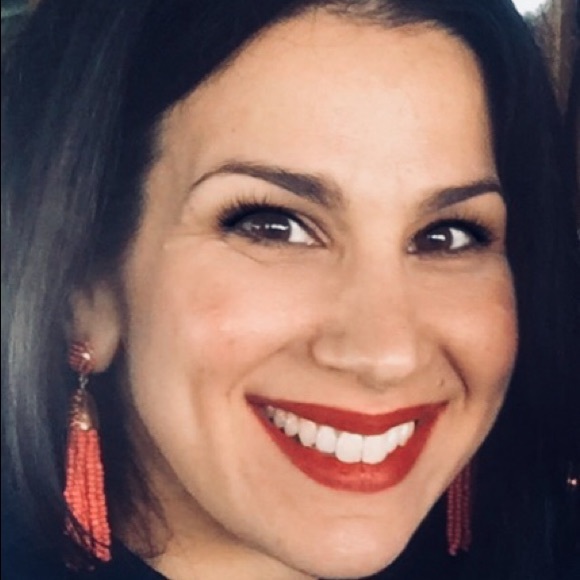 Meet your Posher, Courtney - Picture 1 of 1